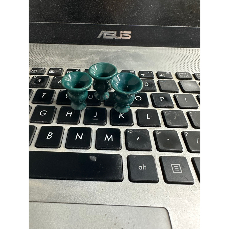 pot bunga miniatur hijau