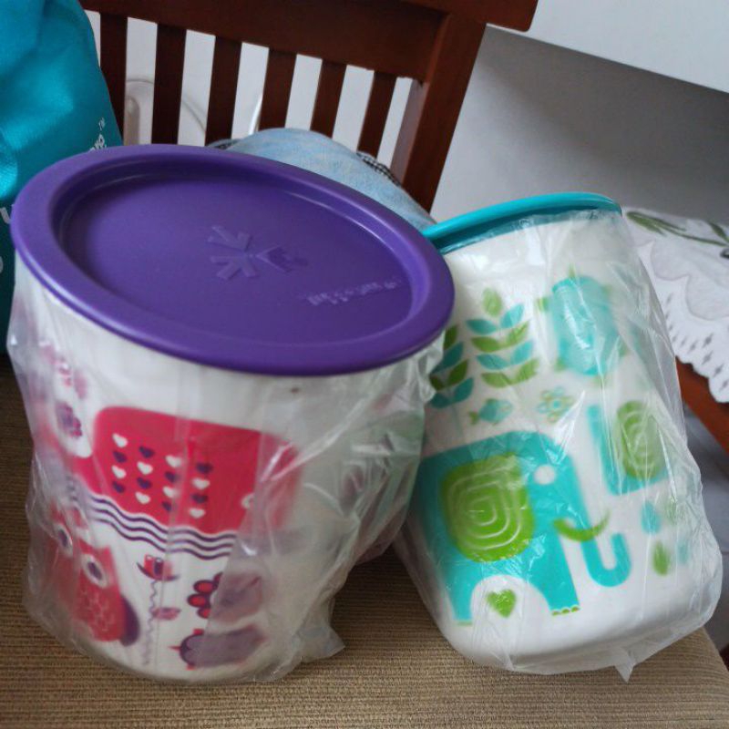 Canister tupperware