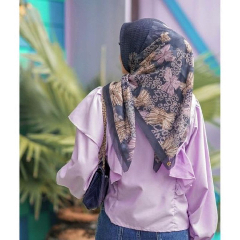 Les Amities Indigo Buttonscarves