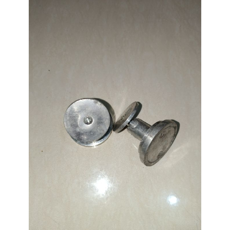 dudukan tweeter mobil