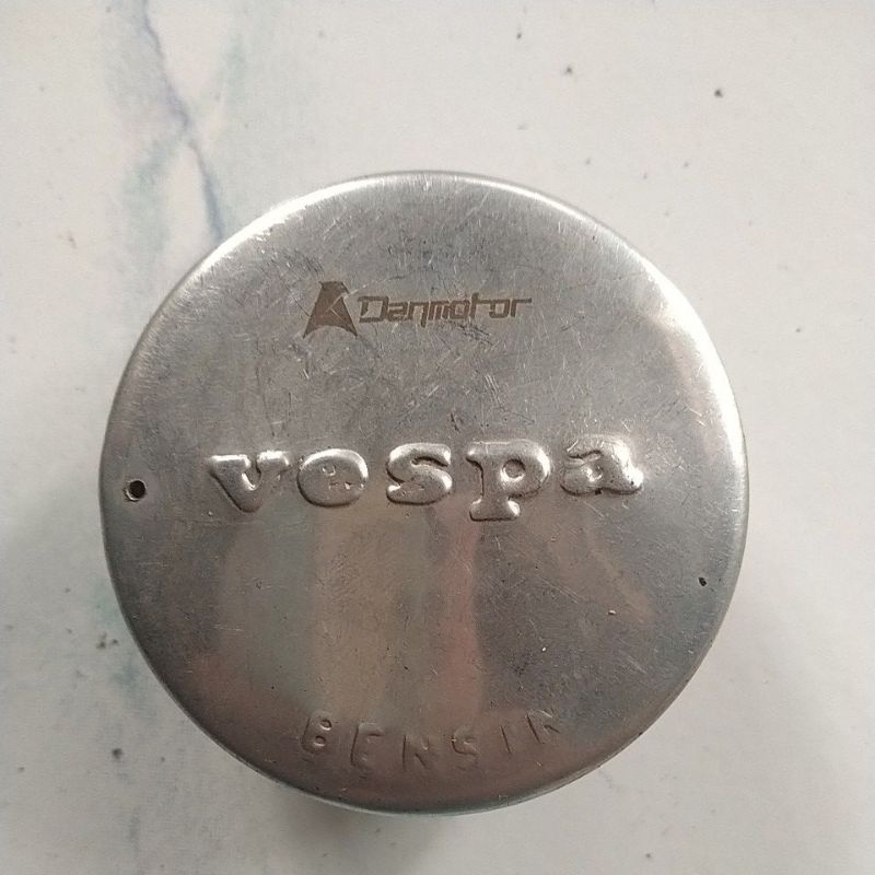 Tutup tangki Vespa Excel