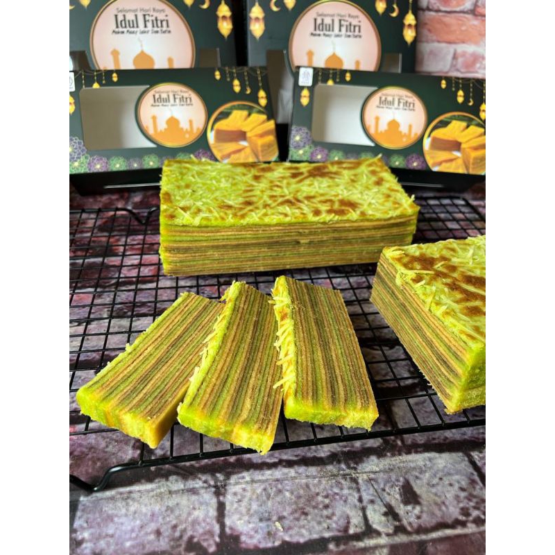 

lapis susu pandan topping keju(ukrn 10x20cm)