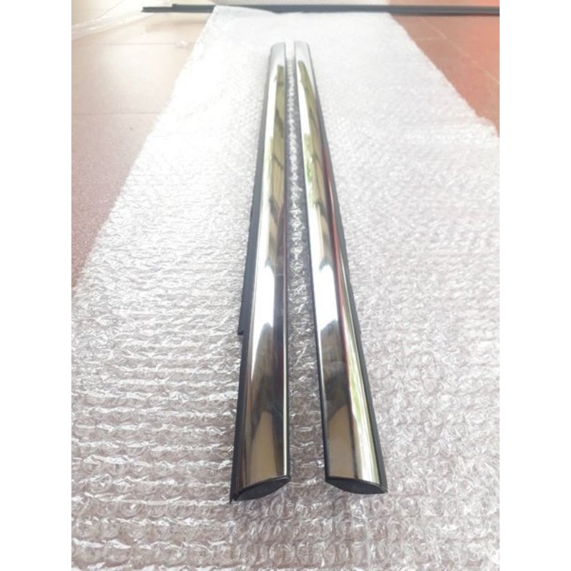pelipit kaca pintu luar APV