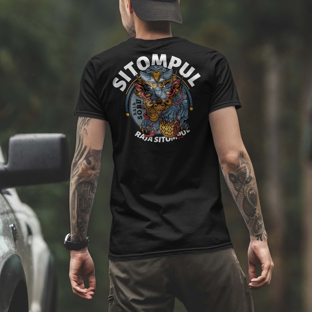 Onan Zo | Kaos Motif Batak "SITOMPUL" Premium Kaos Marga Sitompul