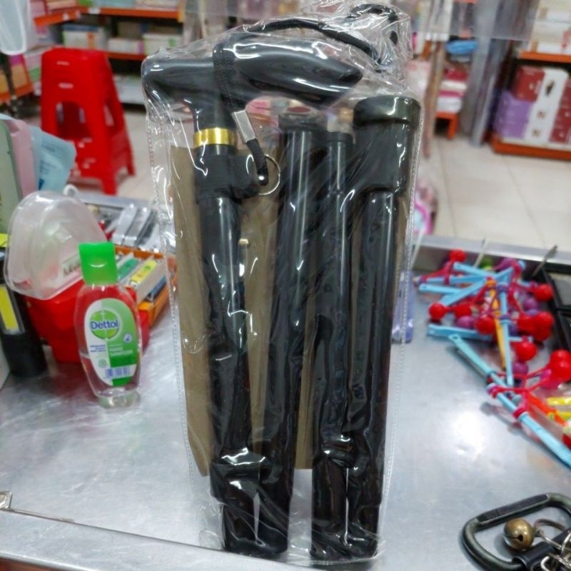 Tongkat lipat bantu jalan