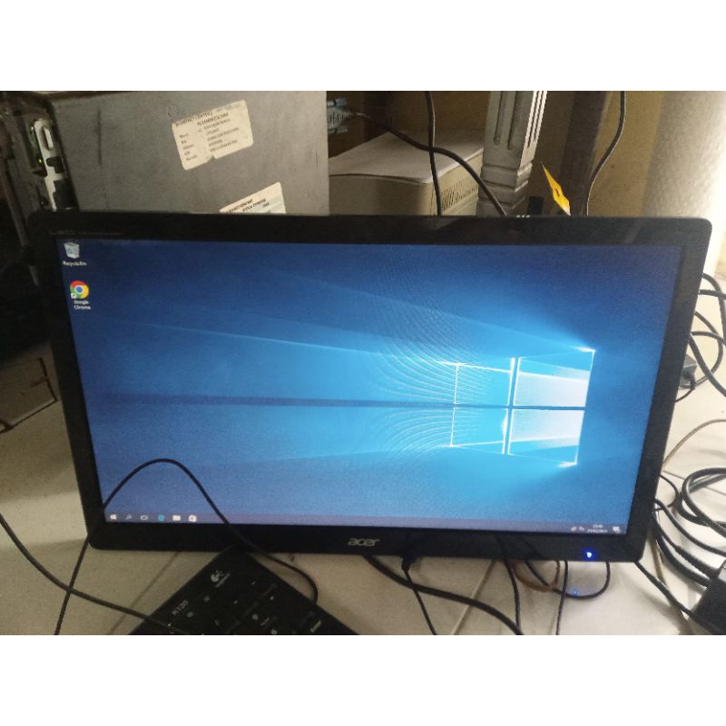 Monitor PC LED merk Acer 19 inch wide tanpa kaki