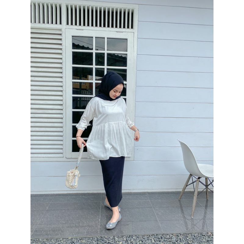 verly tunic // Tunik Wanita Sephia Fenie Ruffle Tunic // baju tunic hitam putih