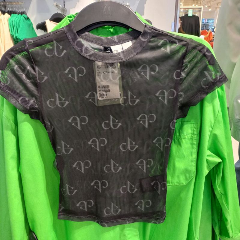 T shirt crop blackpink X H&M Original store