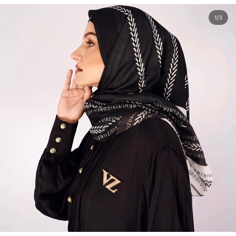 Preloved Vivi Zubedi Zeamaya Scarf in Black