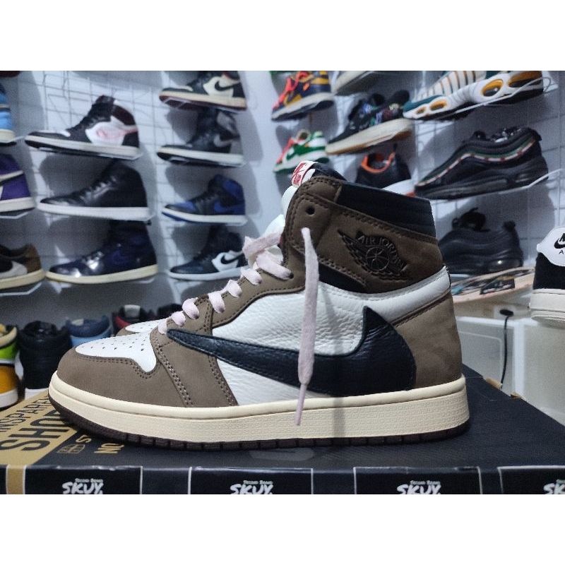 AJ 1 high travis scott