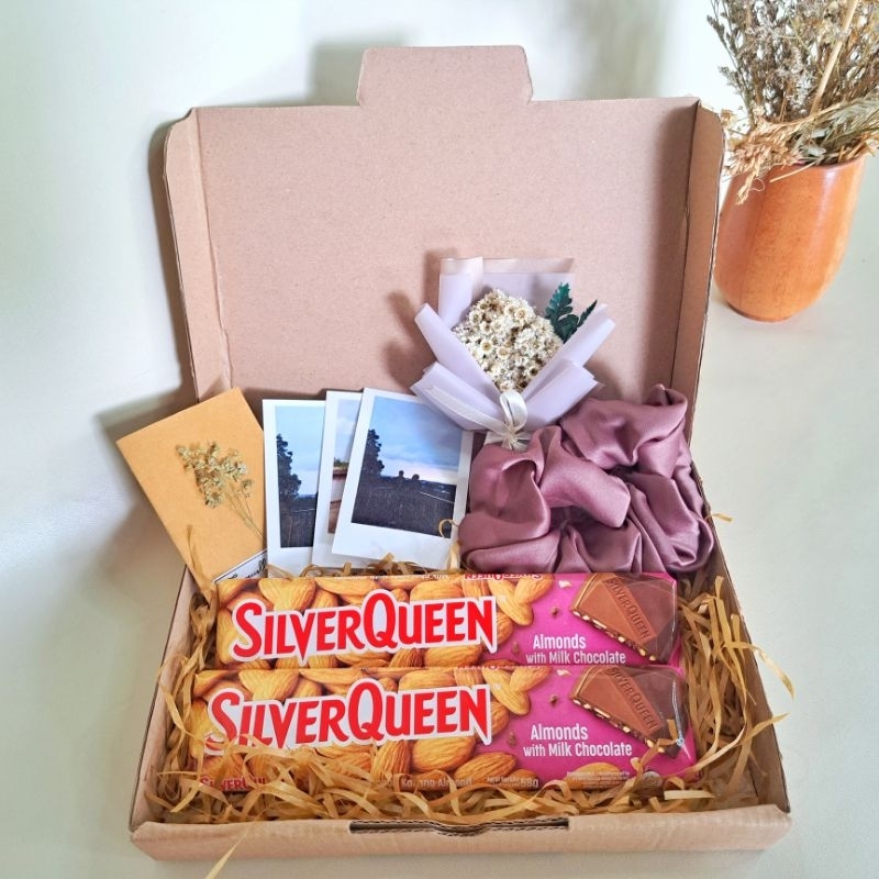 SNACK BOX / GIFT BOX / HAMPERS BIRTHDAY/ULANG TAHUN WISUDA KOMPRE ANNIVERSARY GIFT CUSTOM