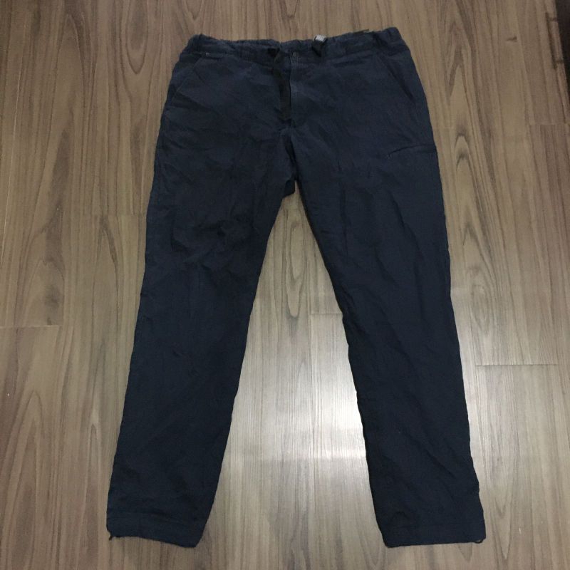 CELANA OUTDOOR UNIQLO ORIGINAL SECOND KEREN