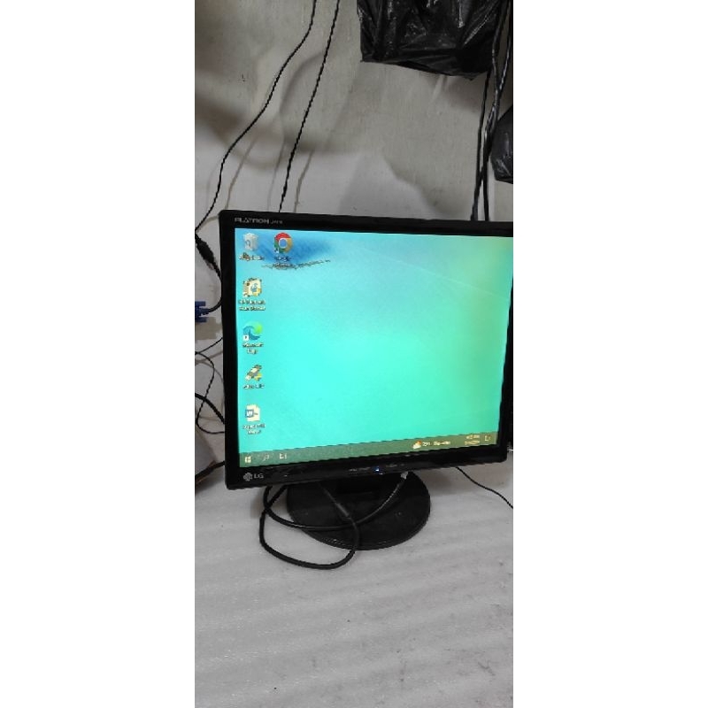monitor  kotak 17in LG minus