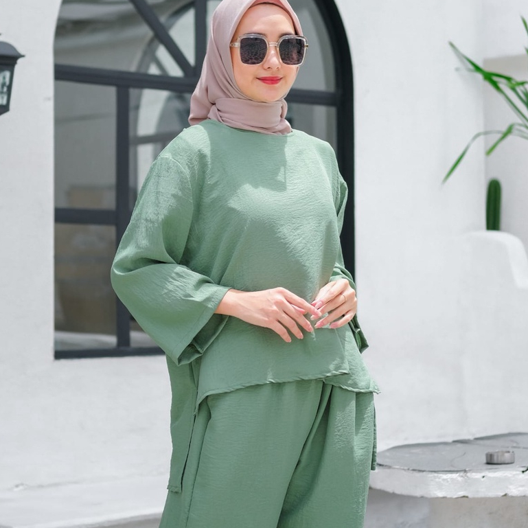AVE Naura Set Oblong | Oneset Crinkle Polos Lengan Panjang