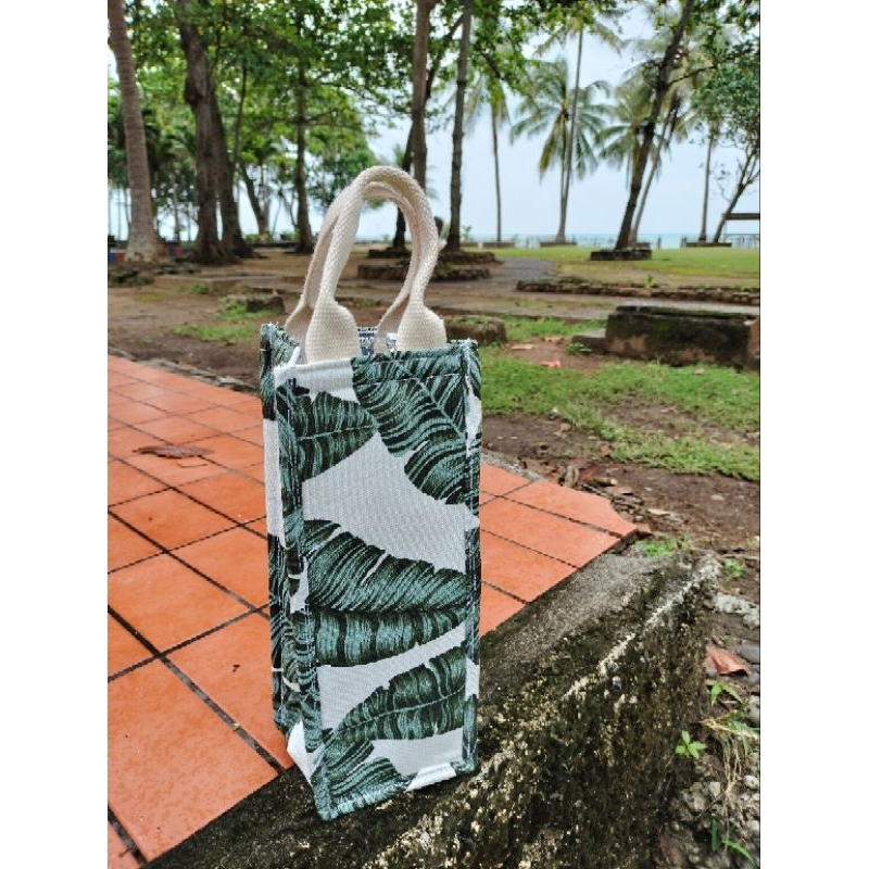 tas botol termal totebag air minum 2 liter lapisan alumunium foil dan busa awet panas bahan kanvas tebal tali webbing tebal size 12*12*32 cm pas untuk botol gemoy viral juga motif  chat ya