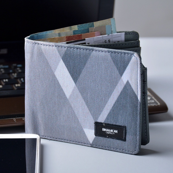 Dompet pria lipat dompet kartu cowok donpet koin Douglas Dark Grey Triangle