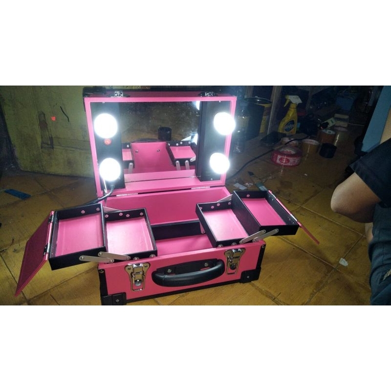 BOKS MAKEUP/BEAUTYCASE MINI 4 LAMPU 4 RAK TROLI RODA TERMURAH