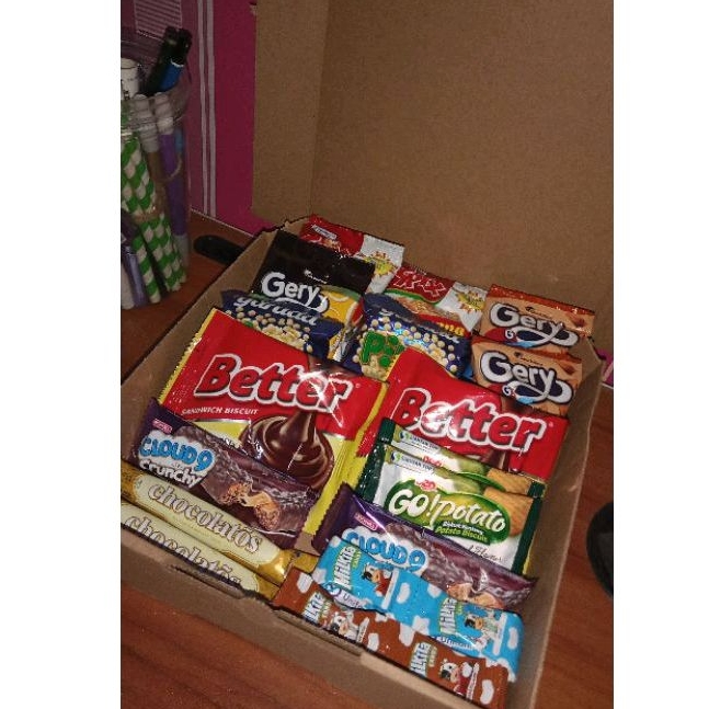

Hampers snack/ hampers wisuda/ hampers snack murah/hampers sempro/ kado ulang tahun/ hampers sempro murah/ hampers wisuda murah