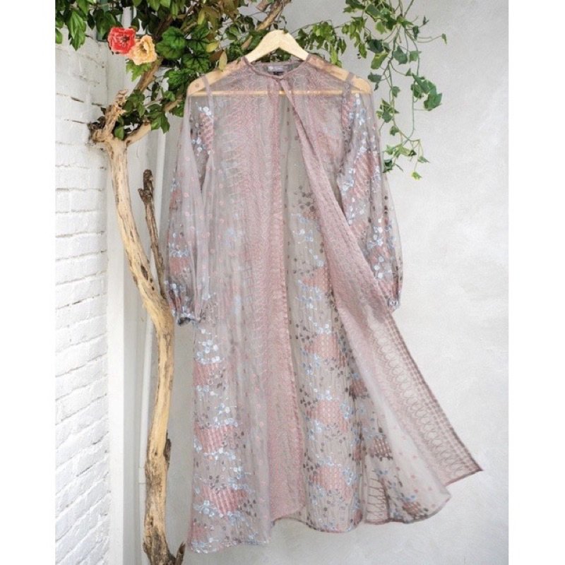 cheryl outer blush size XS heaven light with box