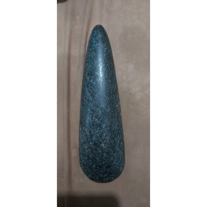 Batu Kapak Lonjong ( Zaman Neolitikum )