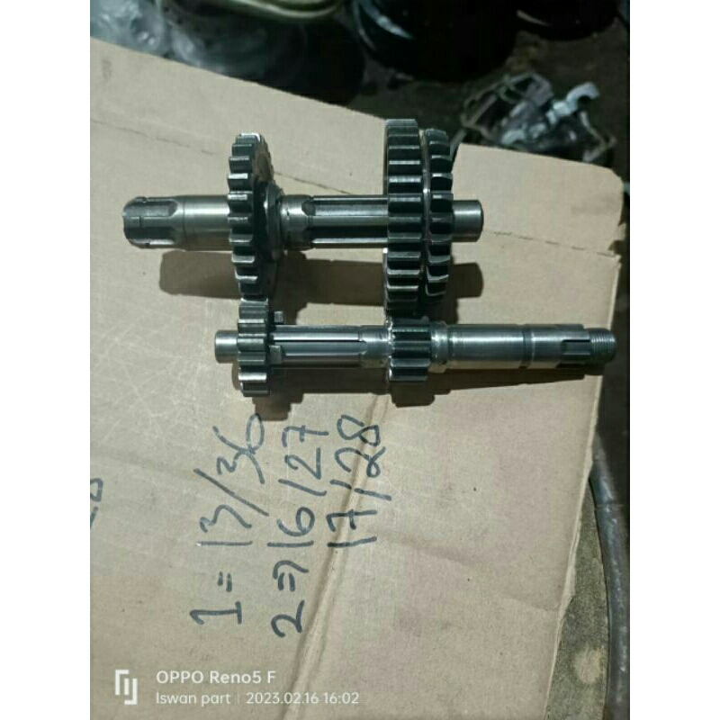 rasio transmisi racing fizR gigi 1 mata 13/36&13/31.gigi 2 mata 16/27&17/28