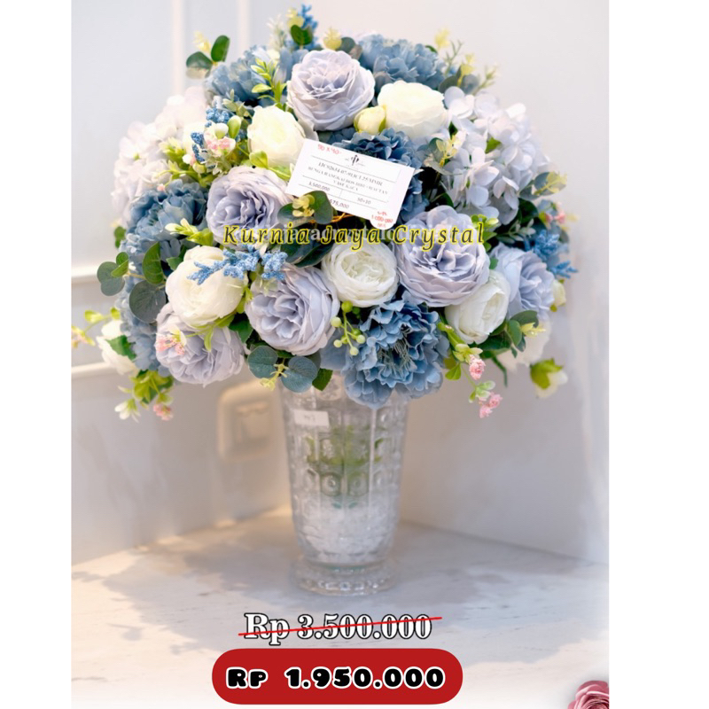 Rangkaian Bunga Keramik Biru Putih include Vas Bunga Kristal