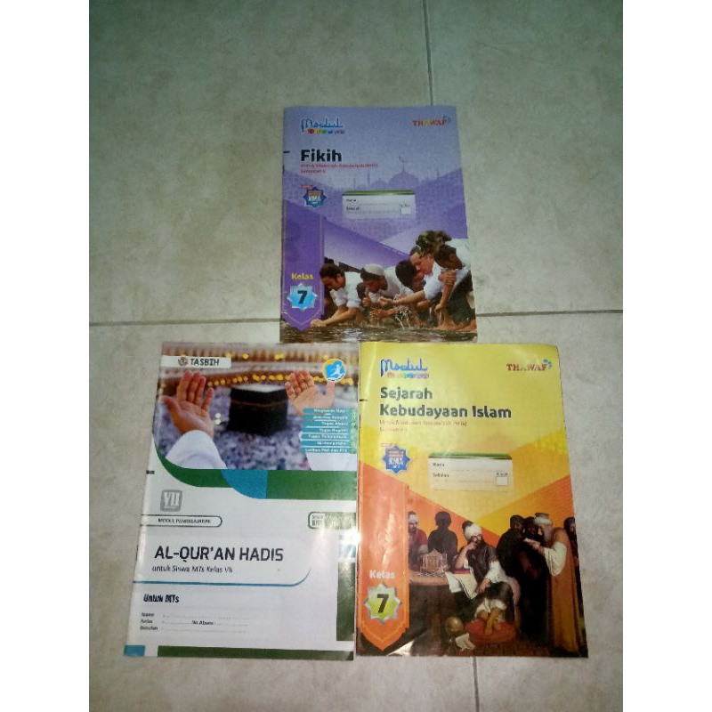 

3 Buku Mapel Fiqih , SKI dan Qur'an Hadits Untuk MTs Kelas 7 Semester 1