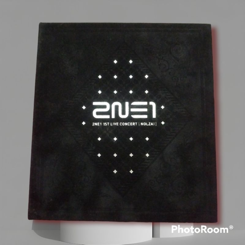 Preloved album CD 2NE1 Nolza Concert in seoul original  YG ENT