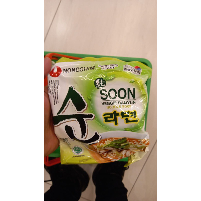 

Nongshim soon veggie ramyun