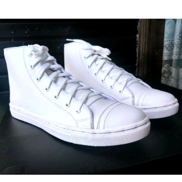 sepatu full putih sepatu sneaker pria sepatu cat sepatu casual putih