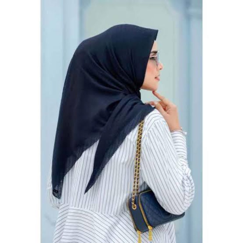 Buttonscarves - Tapis Embossed Navy (Preloved)