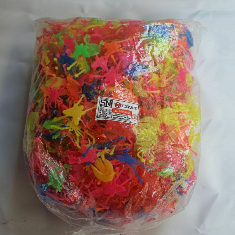 Mainan Hewan Loncat 100pcs / Hewan Lompat Plastik / Mainan Kodok Loncat 100 pcs / Mainan Serangga Lo