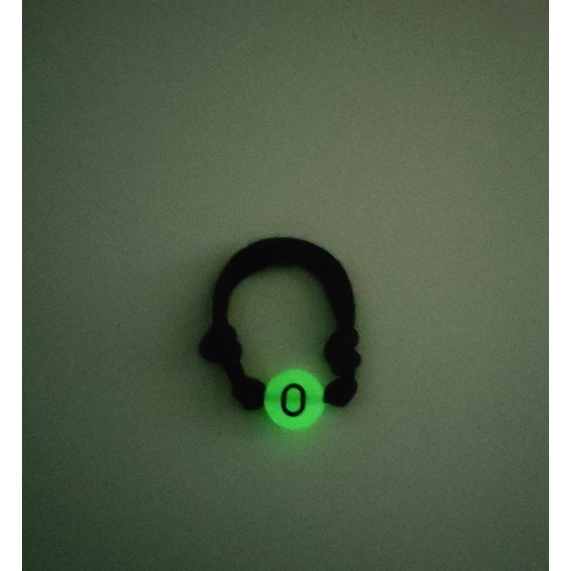 Gelang dan cincin inisial glow in the dark inis