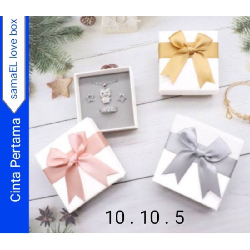 

Accessories display || HARD BOX . 10 x 10 x 5 || Bisa request Warna.