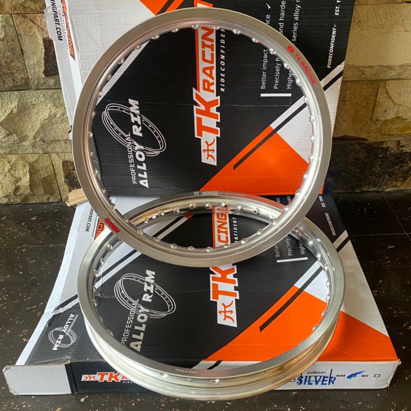 velg TK racing  silver 160/185 ring 17 velg tk racing silver ring 17 ukuran 160/185 set