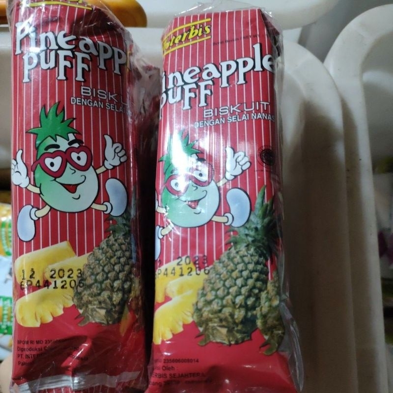 interbis pineapple puff biskuit dengan selai nanas kacang