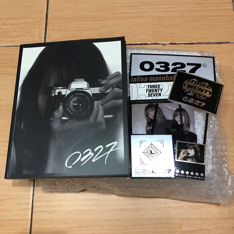 (SET) PHOTOBOOK LISA BLACKPINK VOL 1 0327 FULLSET UNSEALED POB KTOWN4U