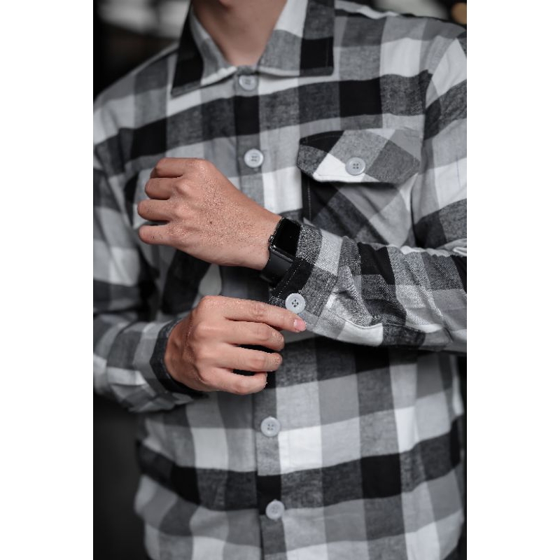 Mubeng Jacket Shelby Hitam Plaid