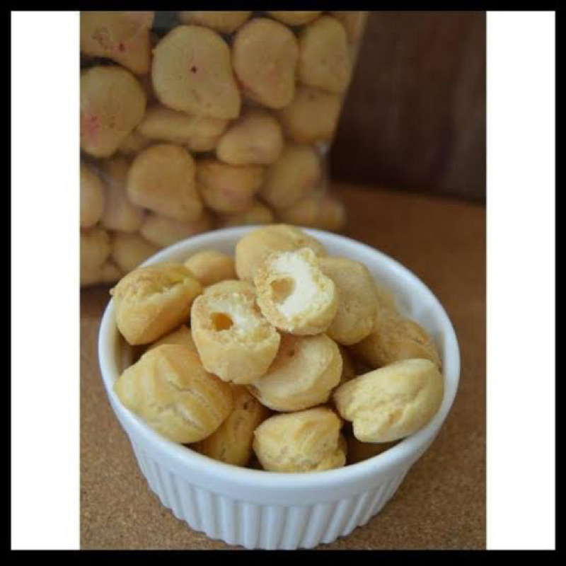 

SOES CREAM VANILLA PREMIUM 500GR (MERK SARIKAYA)