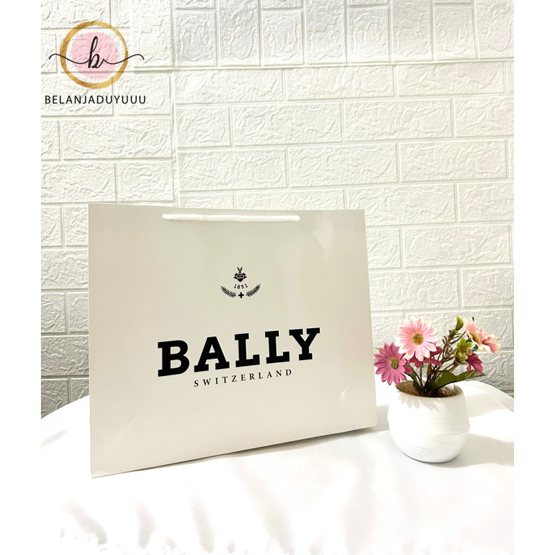 Paper Bag BALLY / Pembungkus Kado