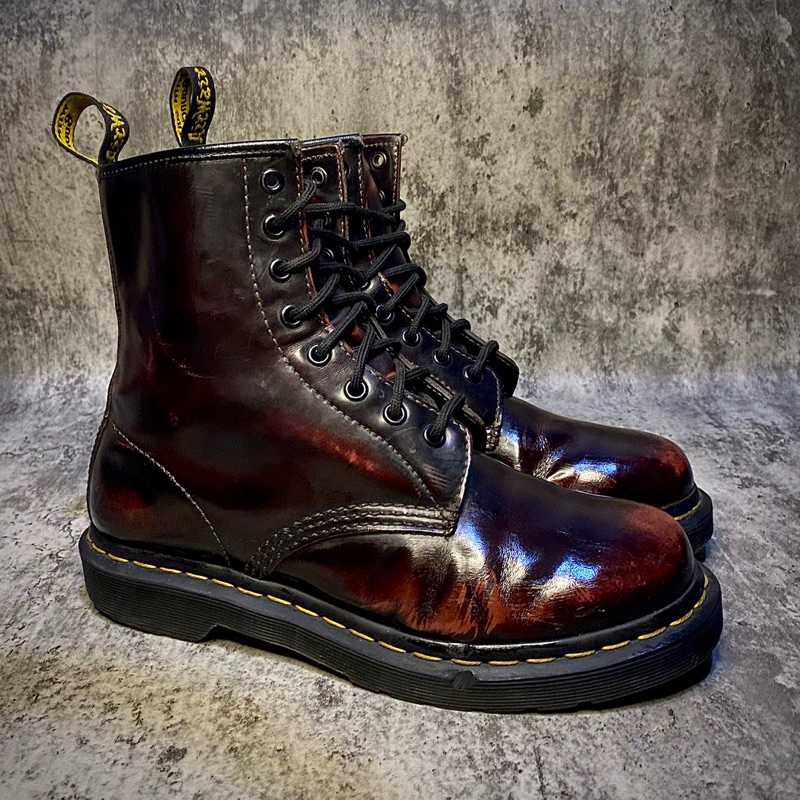 Size 39 / 40. Dr martens 1460 red cherry ( docmart dr. martens 1461 1460 3989 939 101 adrian tassel 