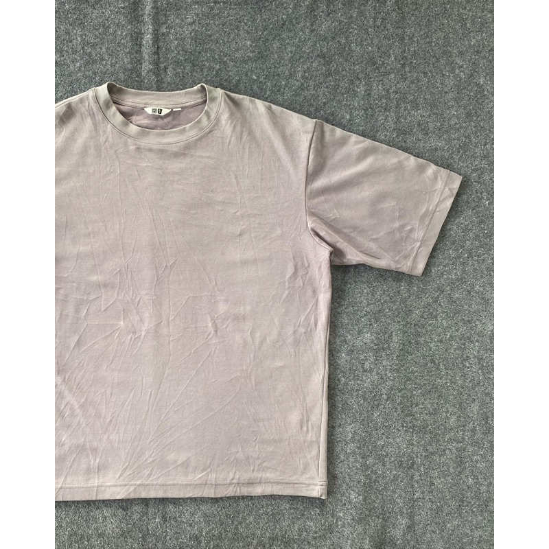 KAOS UNIQLO SECOND BRANDED ORIGINAL