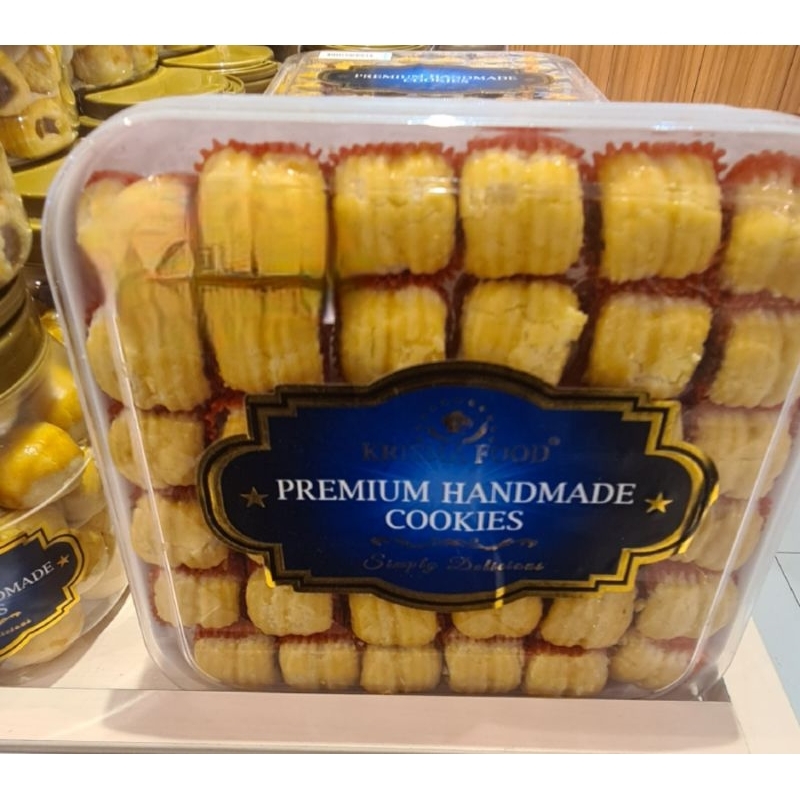 

Melting Pineapple Roll | Krisma Food