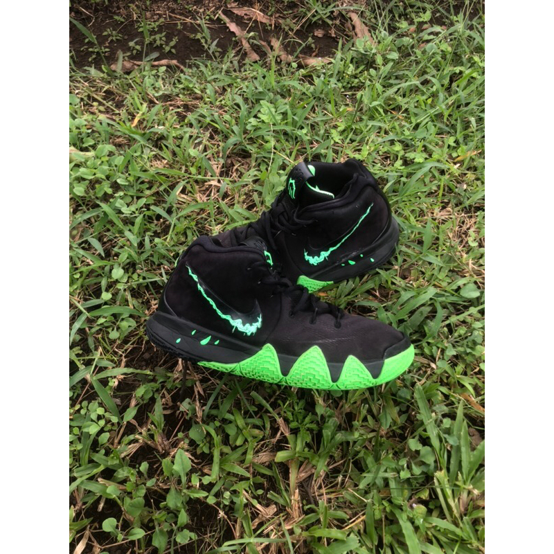 KYRIE 4 EP HALLOWEN (UPC TEMBUS)