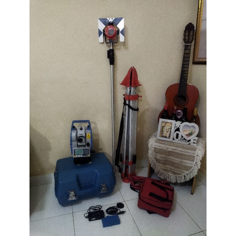 TOTAL STATION SPECTRA FOCUS 2