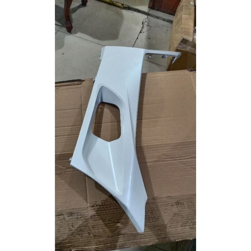 cover L floor side pcx 160 K1Z putih mutiara original dek bawah kiri pcx 160