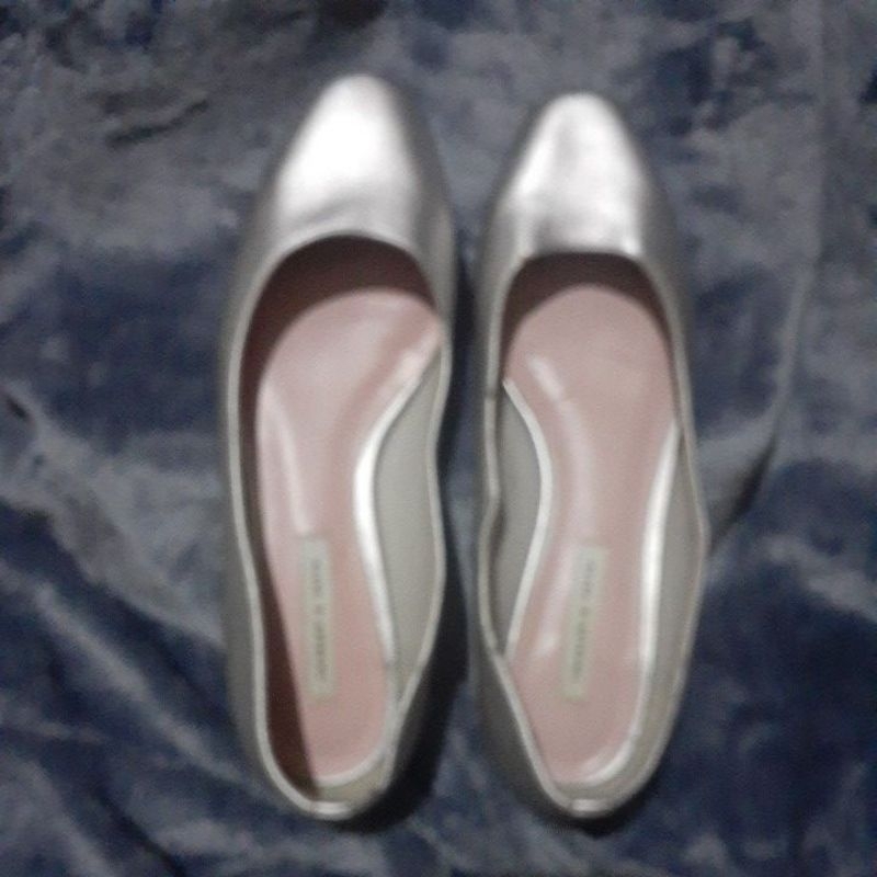 Sepatu Charles & Keith Preloved