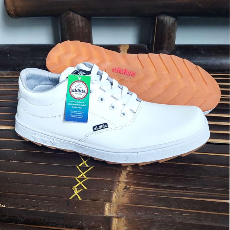 Sepatu Putih Pria Sneakers Laki Laki Dewasa Original Asli Aldhis W210 Sneaker Cowok Terbaru Buat Gaya dan Jalan jalan