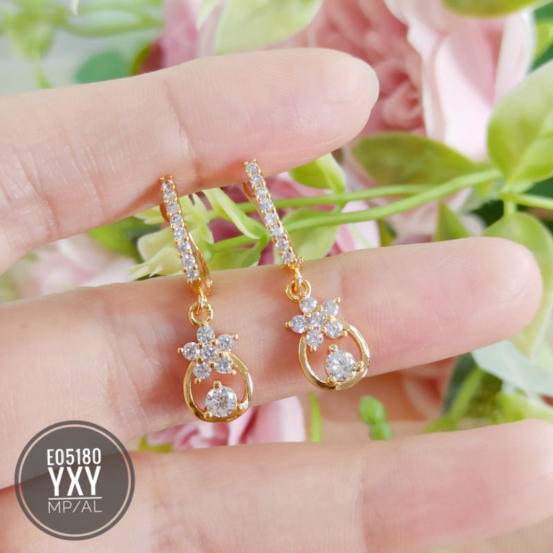 Anting jepit yaxiya bunga permata zircon gold E05180