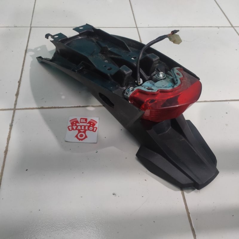 Spakbor belakang bagian Atas dan lampu rem Honda CRF 150 L asli original fender B rear stoplamp lamp
